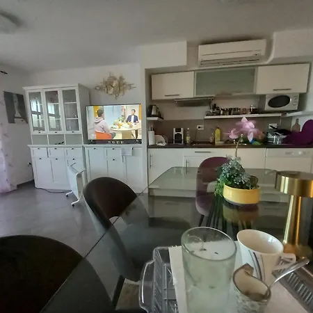 Afrodita Apartman Sutivan